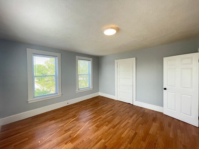 Building Photo - 231 Laurel St