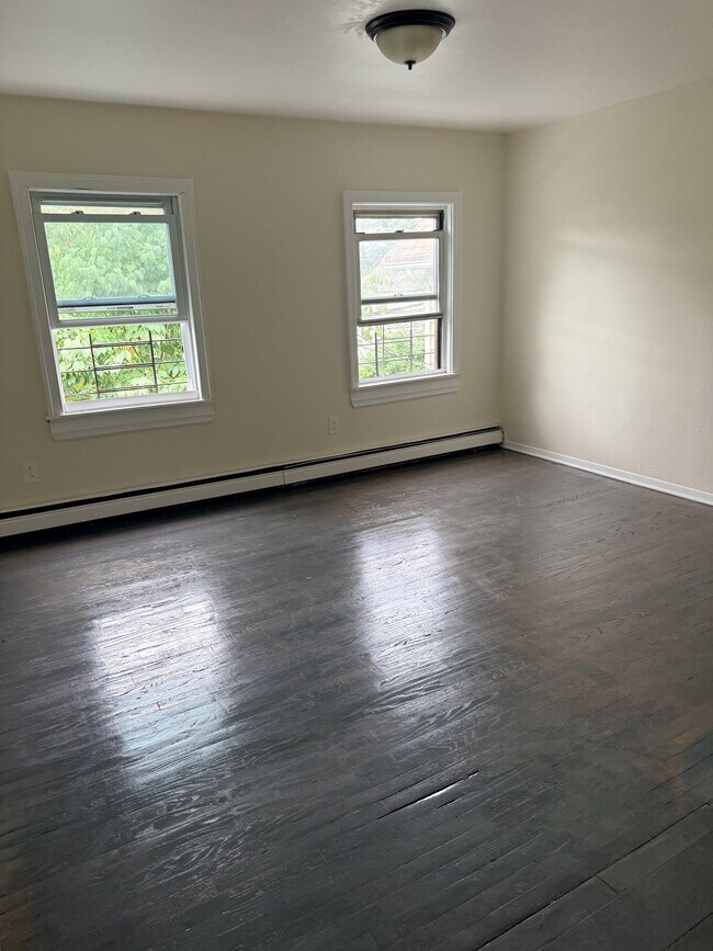 Building Photo - 383 Cary Ave