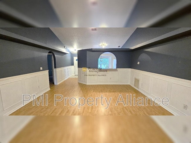 Building Photo - 16044 Worthington Blvd