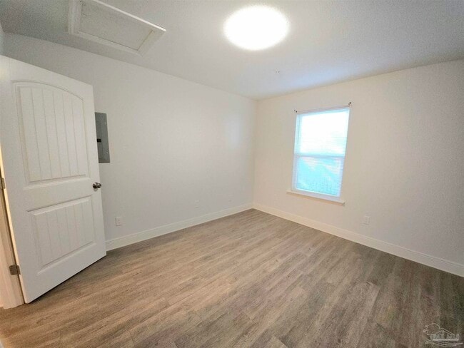 Building Photo - 313 N Navy Blvd