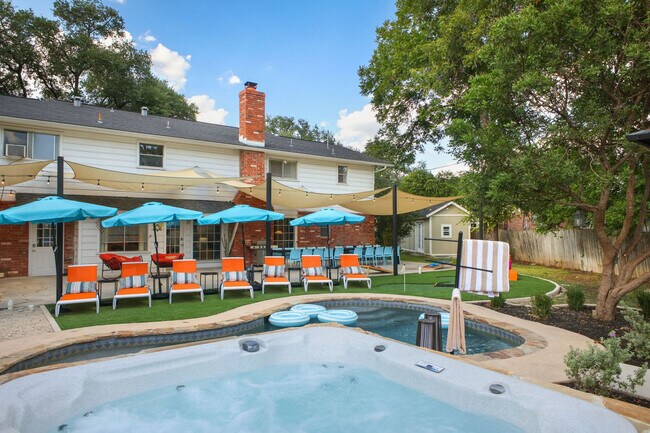 Building Photo - 5410 King Richard St