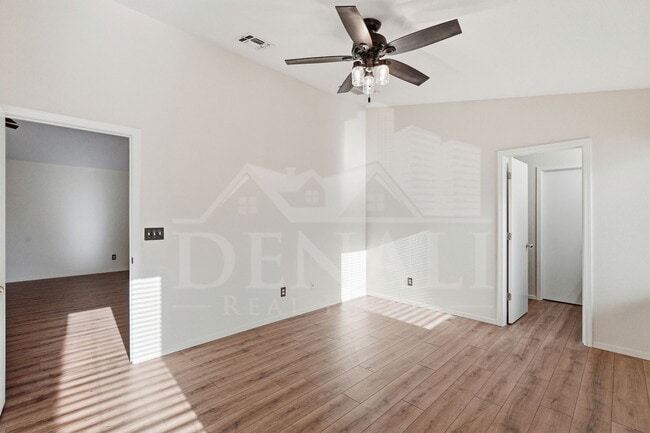 Building Photo - 9699 E Vendela St