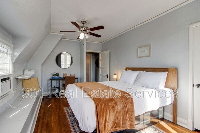 Building Photo - 1954 Manila Ave