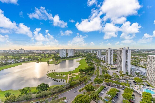 Building Photo - 20281 E Country Club Dr