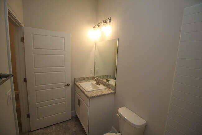 Building Photo - 705 Kylar Dr NW