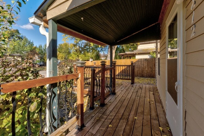 Building Photo - 812 Allen Ave