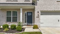 Building Photo - 220 Little Leaf Dr