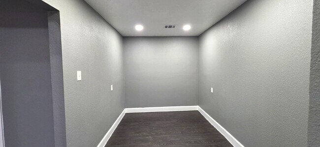 Building Photo - 5701 County Rd 288