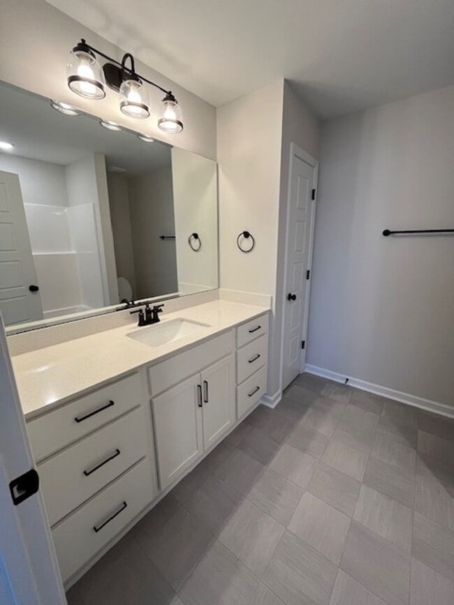 Building Photo - 8409 Paramount Point