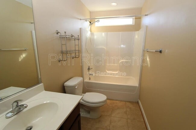 Building Photo - 637 Abbey Village Cir