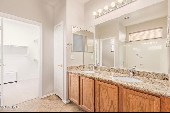 Building Photo - 2530 W Lewis and Clark Trail