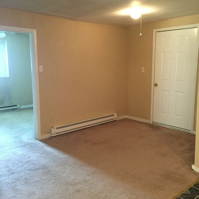 Building Photo - 110 W Walnut St