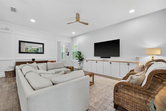 Building Photo - 10522 Cardera Dr