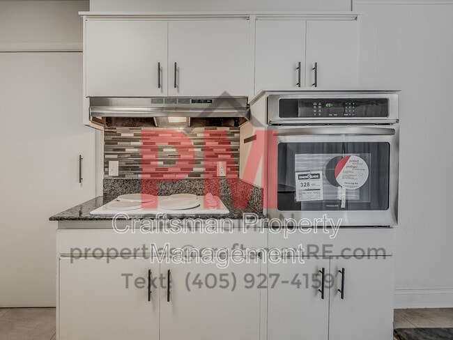 Building Photo - 13601 Pinehurst Rd