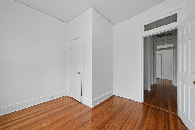 Building Photo - 4 Bedroom Highland Terrace Beauty