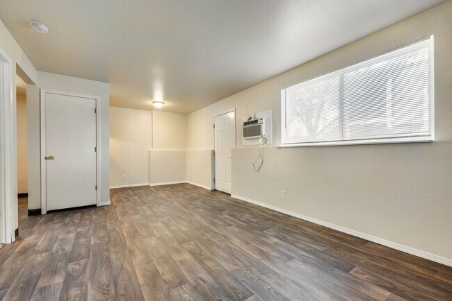 Primary Photo - 2203 W Kootenai St