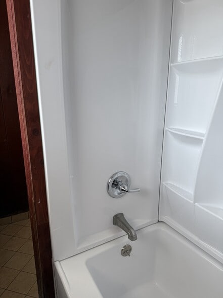 Building Photo - 330 E Fairview Ave