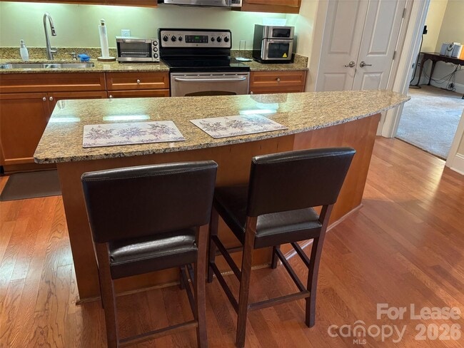 Building Photo - 4620 Piedmont Row Dr