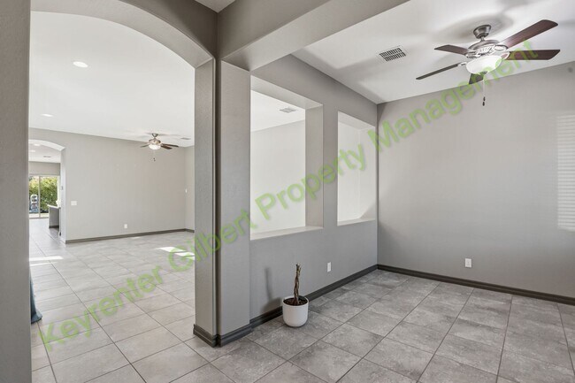 Building Photo - Beautiful 4-bed/3.5-bath Gilbert Home in Gilbert’s Cooley Station!