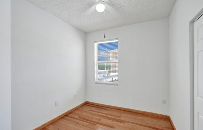 Building Photo - 2938 Crestwood Ter