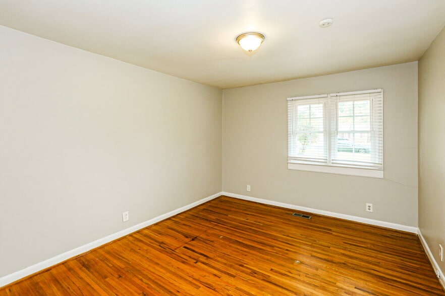Building Photo - 758 Denning Pl