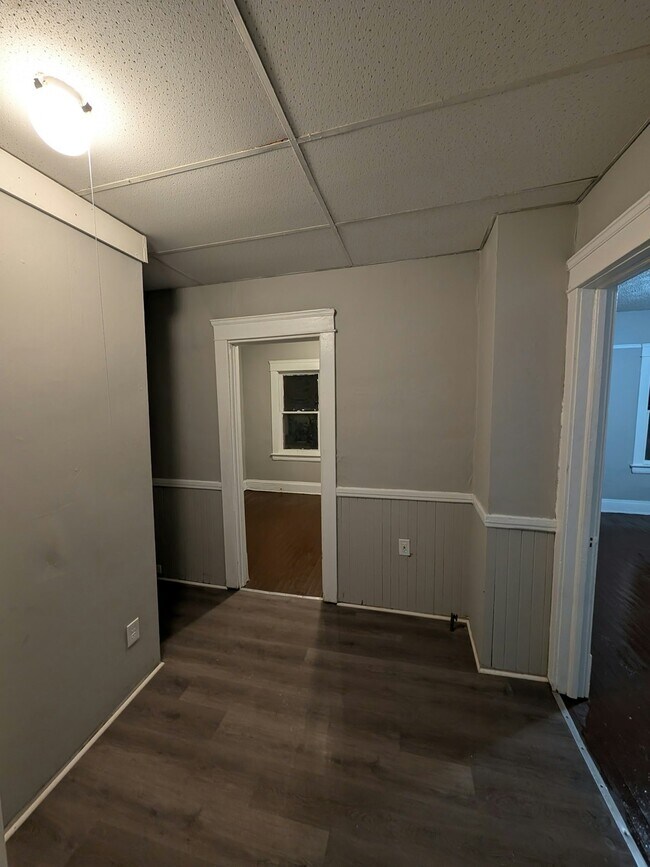 Building Photo - 1176 E 61st St