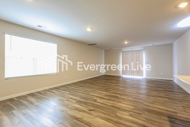 Building Photo - now