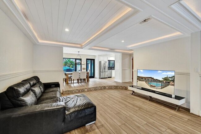 Building Photo - 5612 Harding St