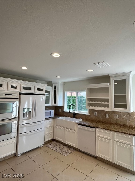 Building Photo - 3304 Cll De El Cortez