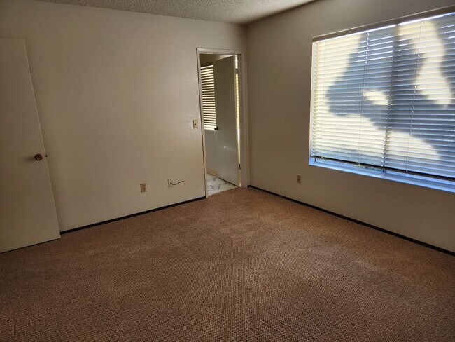 Building Photo - 5345 Eagan Ct
