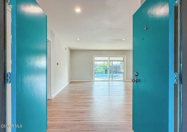 Building Photo - 1251 Buckingham Dr