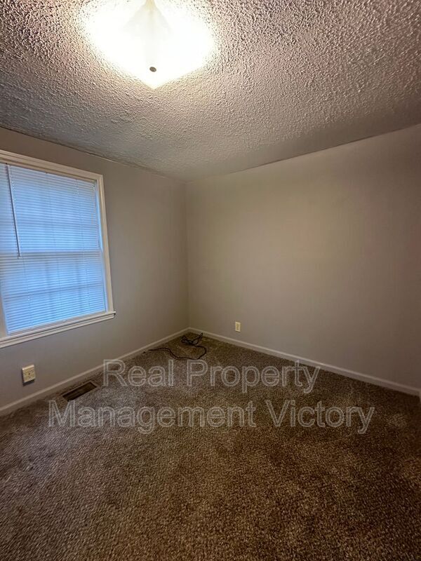 Building Photo - 2234 Floyd Bradford Rd