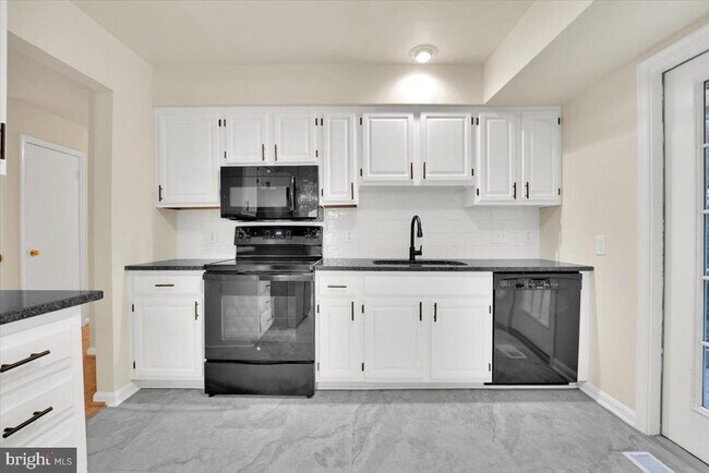 Building Photo - 307 Raft Cove