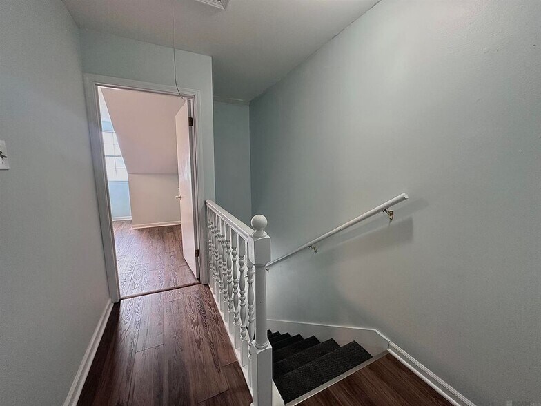 Building Photo - 150 Ocean Dr