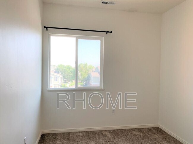 Building Photo - 114 Bella Monte Dr