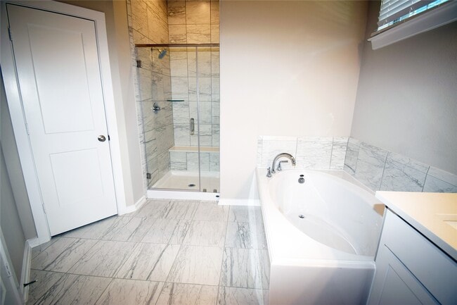 Building Photo - 9442 Starlight Oak Dr