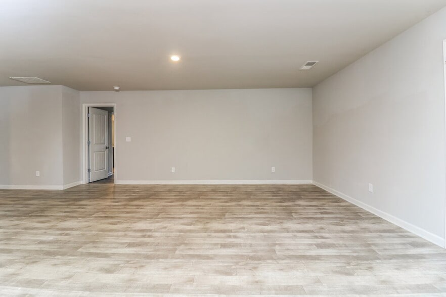 Building Photo - 3019 Chris Cir