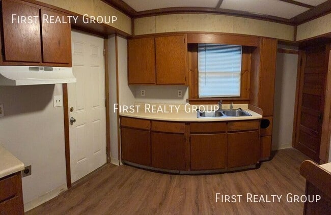 Building Photo - 400 Sheridan Ave