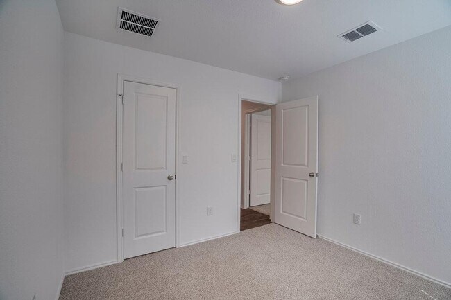 Building Photo - 12317 Silversmith Ln