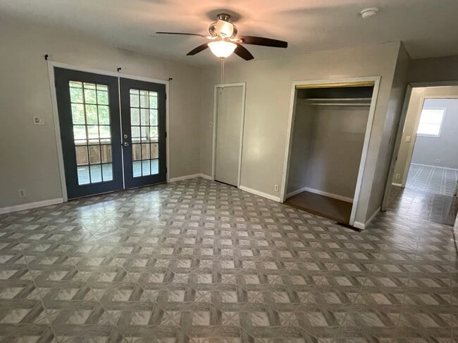 Building Photo - 7625 W William St