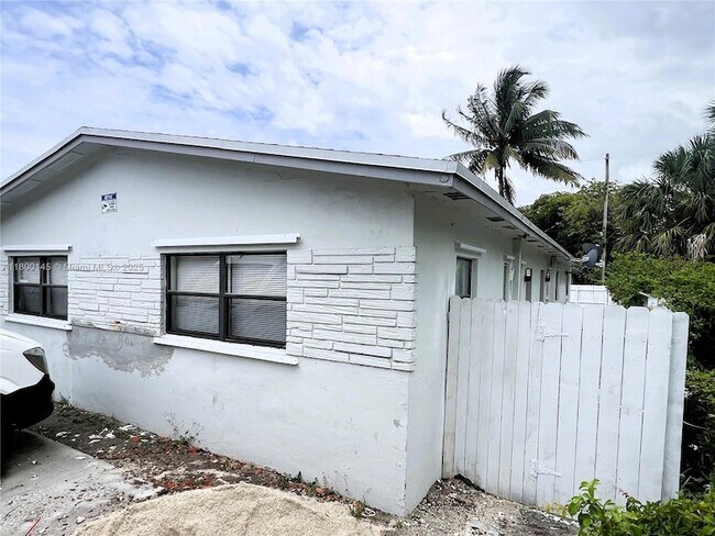 Building Photo - 2226 Cody St