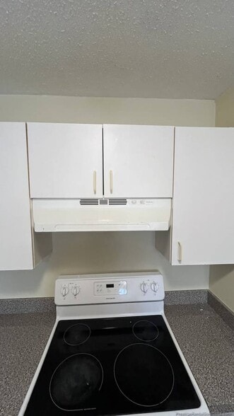 Building Photo - 9 Saint Joseph St