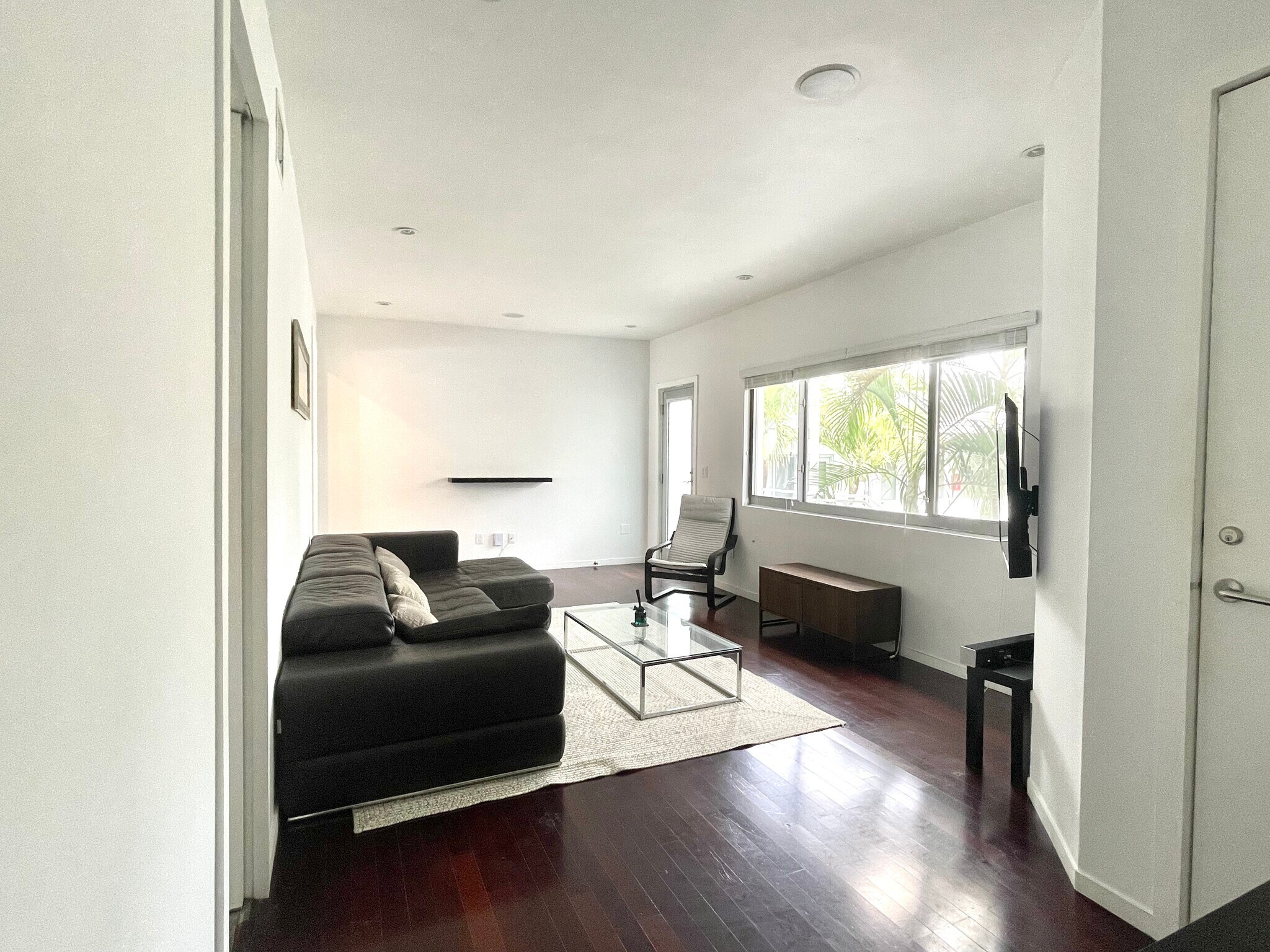 Building Photo - 1840 James Ave