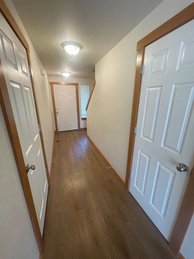Building Photo - 2 Bedroom in Lebanon with Garage and backy...