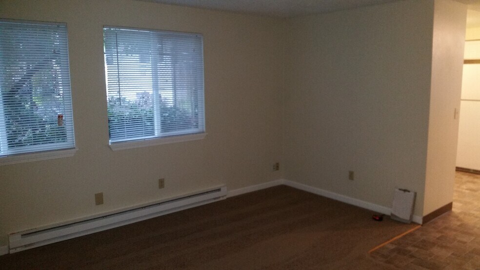 Building Photo - 1444 Salishan St SE