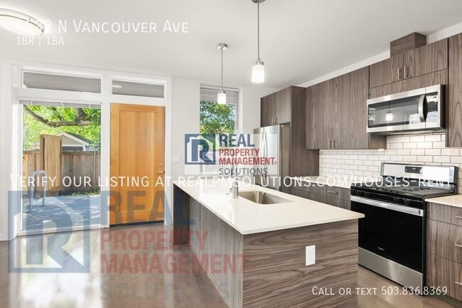 Building Photo - 4532 N Vancouver Ave