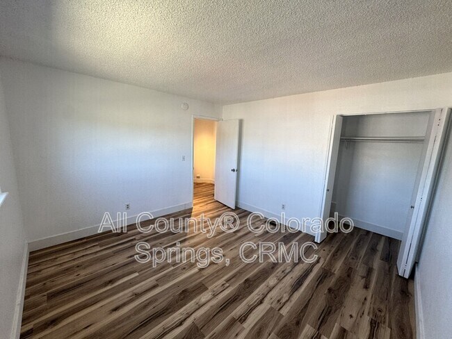 Building Photo - 6678 Provincial Dr