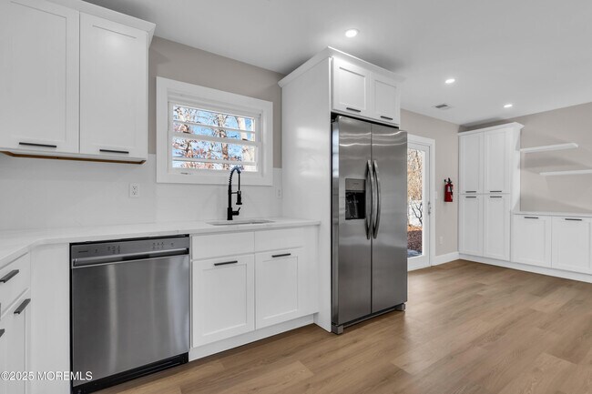 Building Photo - 170 Station Rd