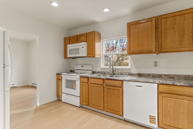 Building Photo - Charming 3-Bedroom, 1-Bathroom Home with Upstairs Bonus Area