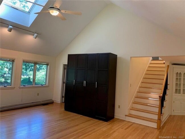 Building Photo - 135 Oregon Rd